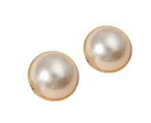 Load image into Gallery viewer, Vintage Pearl Stud
