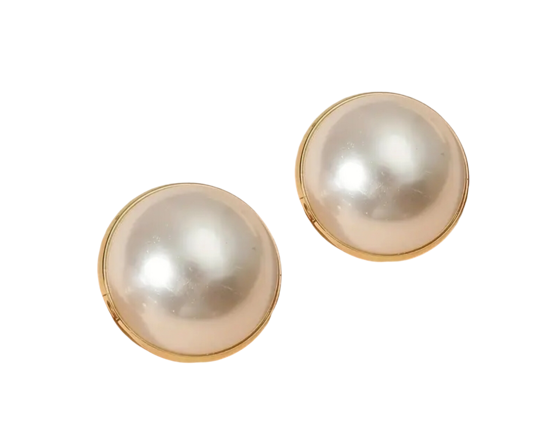 Vintage Pearl Stud