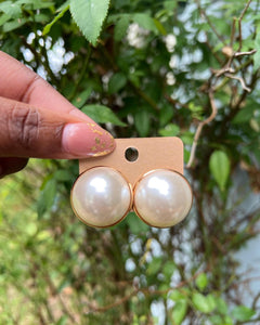 Vintage Pearl Stud